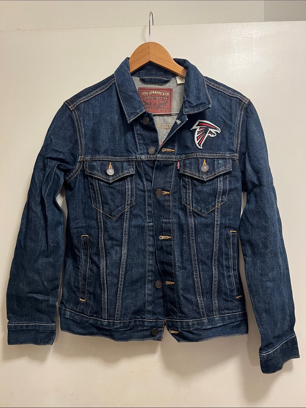 Official NFL Falcons Levi's Navy Blue Denim Trucker Jacket
